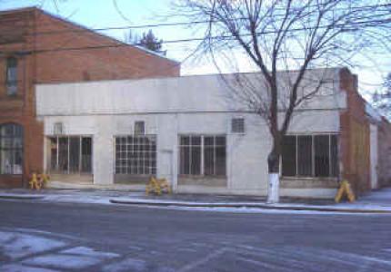 Saling Building just prior to its demise in 2000