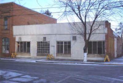 Saling Building just prior to its demise in 2000